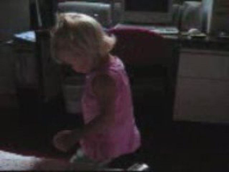 cléa, et son papa qui joue au djembé