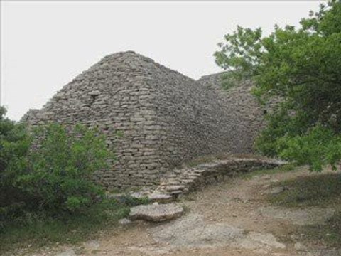 LE VILLAGE DES BORIES