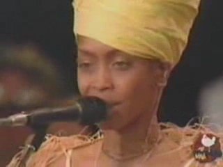 The Roots featuring Erykah Badu [Live] Woodstock 1999
