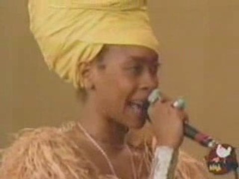 The Roots featuring Erykah Badu [Live] Woodstock 1999 (2)