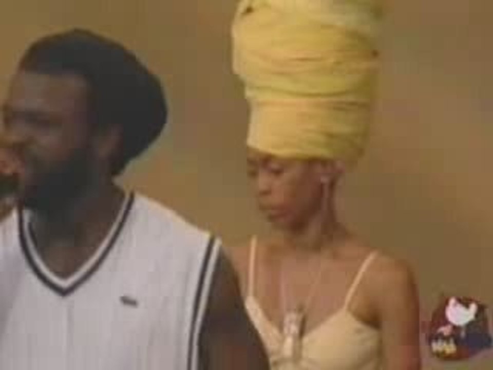 The Roots featuring Erykah Badu [Live] Woodstock 1999 (4)