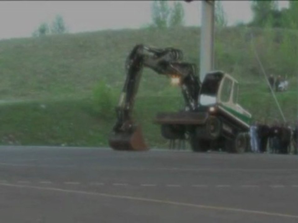 danse avec une pelle mecanique:final