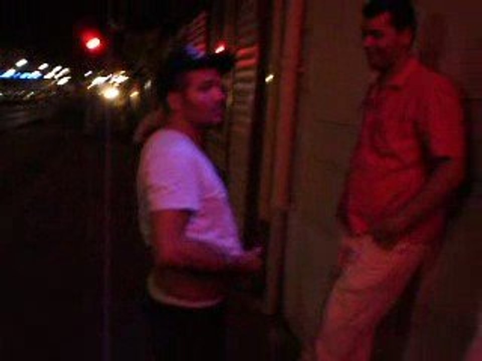 yann en folie sorti de boite