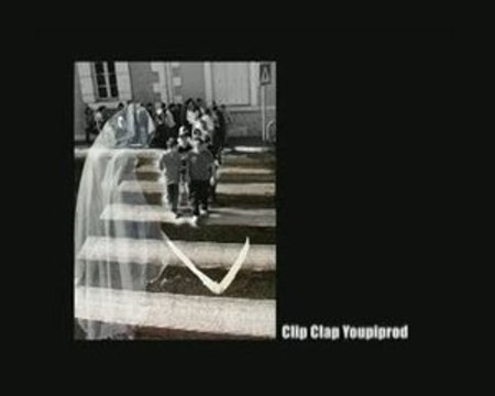 La mort vous remercie : la sortie d'école.