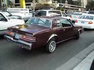 Las vegas tunnig : la voiture qui saute