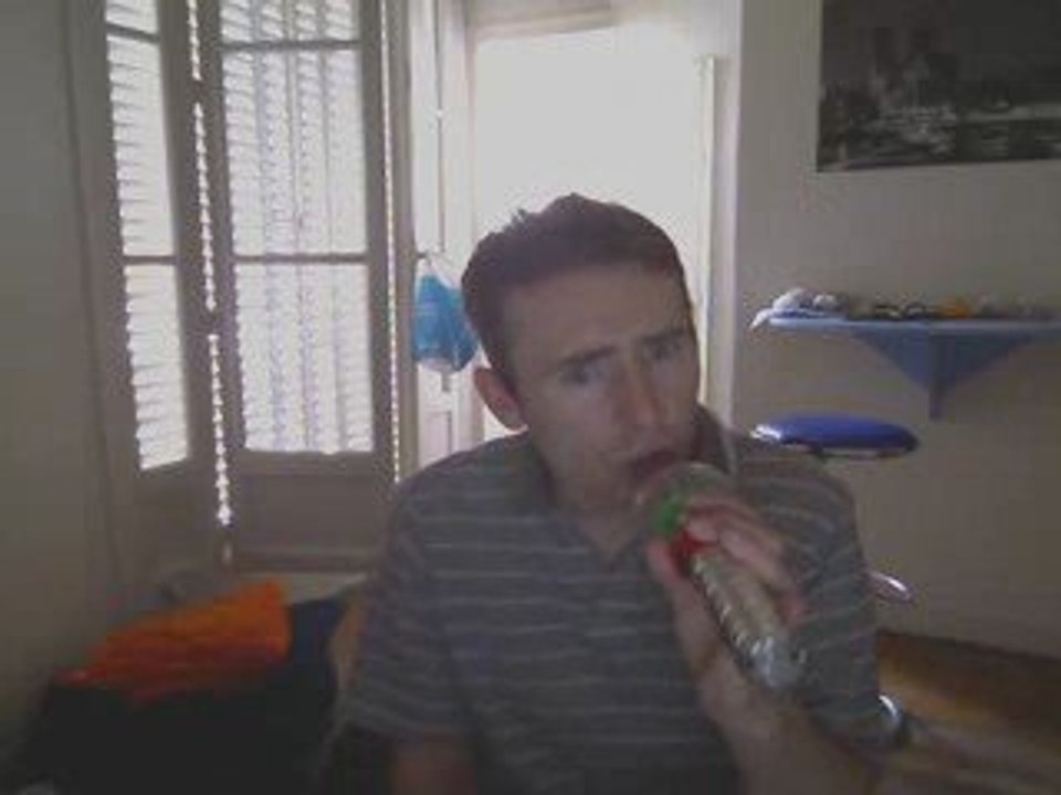 Wiwi égratigne "ça m'fait plus mal"