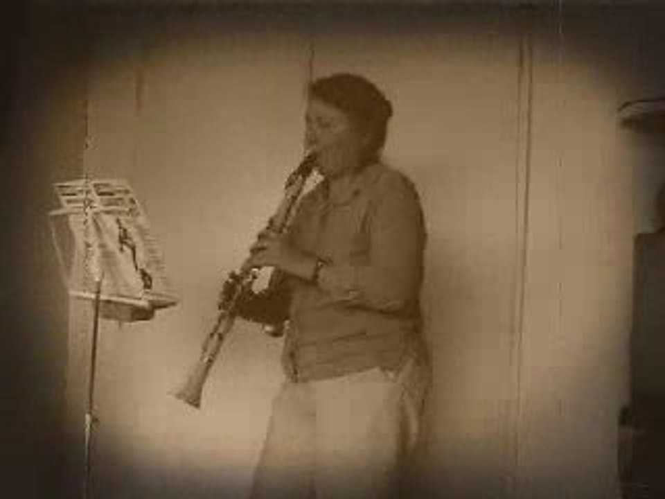 carole en sepia