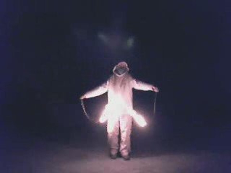 manu joue avec le feu II