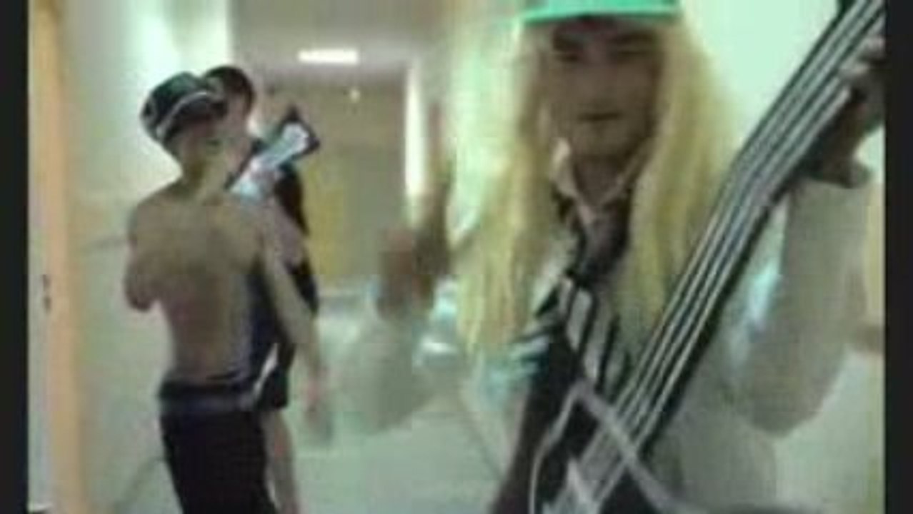 Clip ACDC