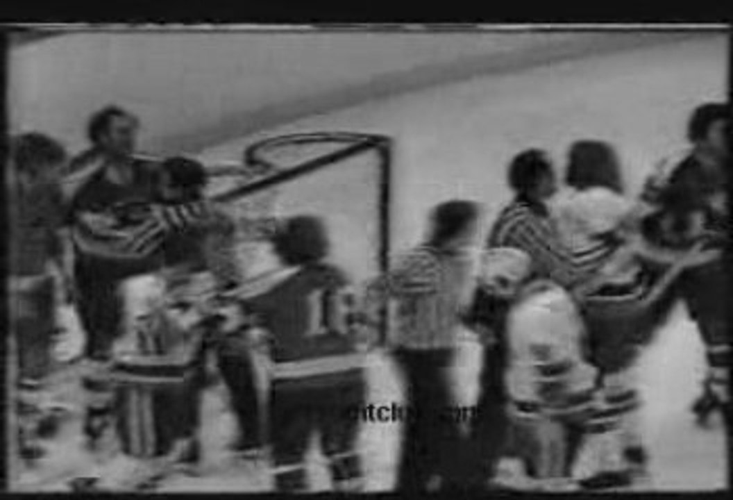 Bob Nystrom vs Ed Van Impe FLYERS vs ISLANDERS HAIRPULLING