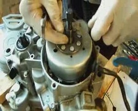 Démontage remontage de l'allumage derbi origine ( ducati )