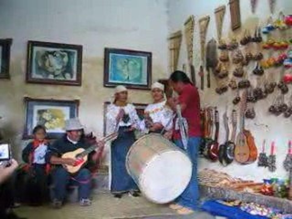 Equateur danse Otavalienne