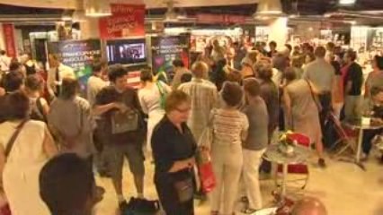 Séance dédicace avec Claudia Cardinale