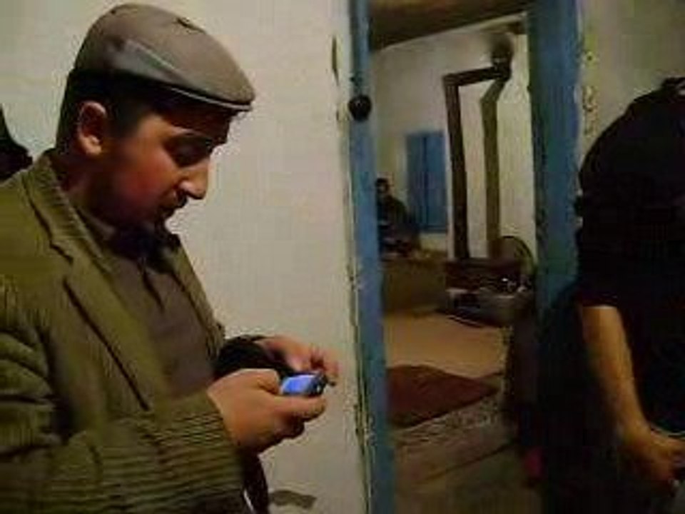 ASKERE GİDECEK OLAN GENÇLER DÖNER YAPARKEN