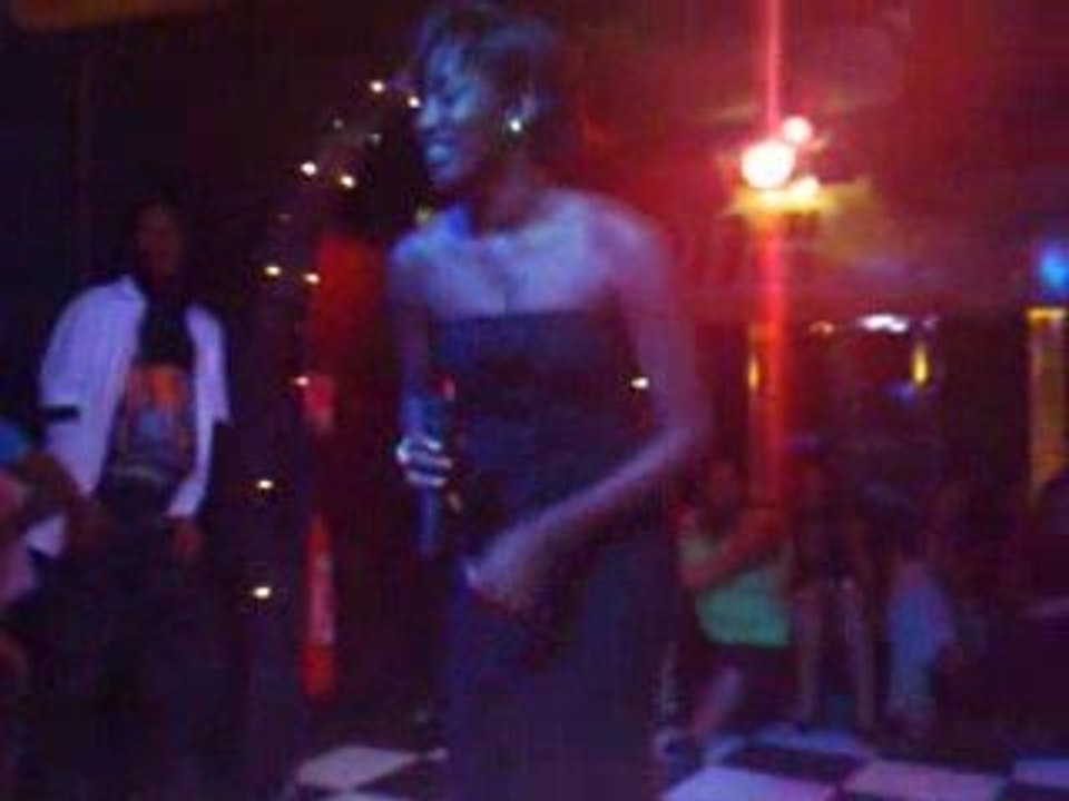 Fanny J - Retiens-moi (playback)