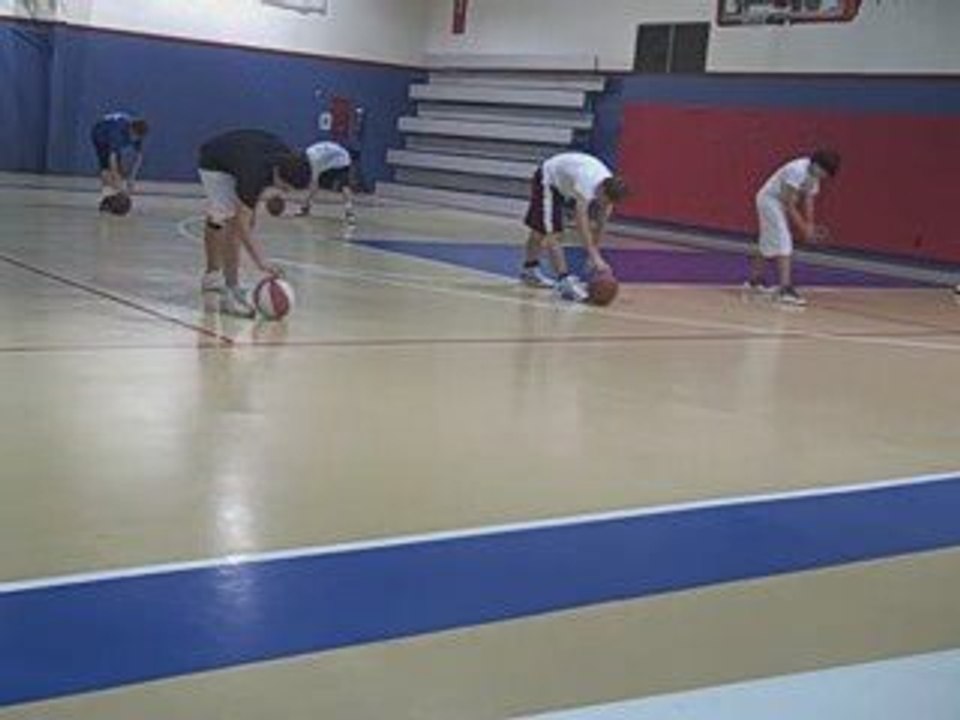STRETCHING WITH THE BALL