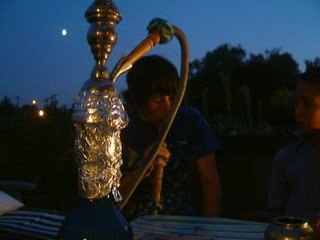 Sacha et Fouad (Fumer la Shisha)