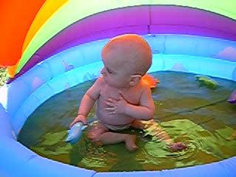 Dans sa piscine