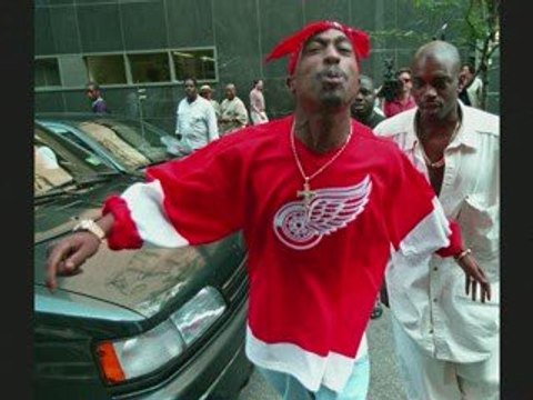 2pac throw ya gunz up