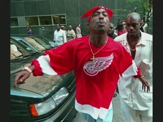 2pac throw ya gunz up