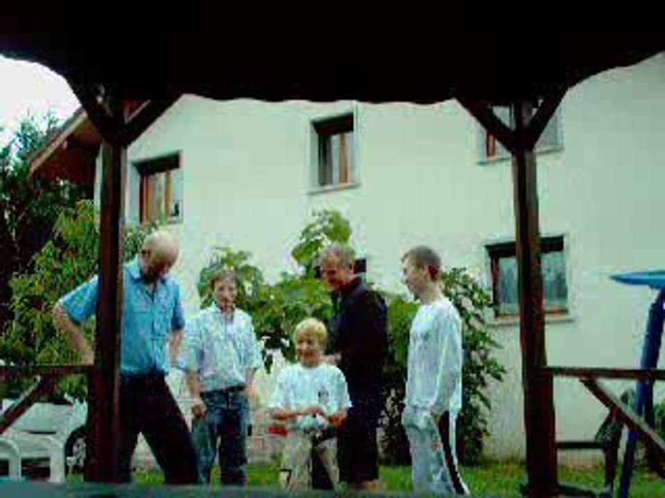 la danse familiale hein maxime