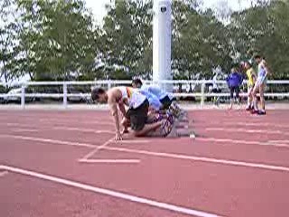 2005_Equip-Athle_100m-depart_Adrien