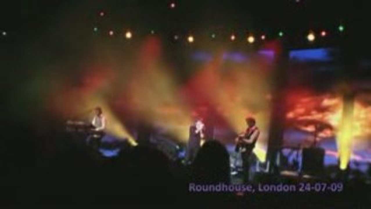 Summer_Moved On Live Roundhous London 2007