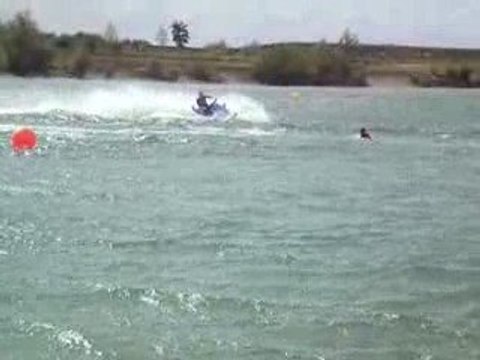 chute de lau en jet ski mdr !!!