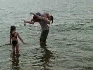 sis getting dunked in the sea