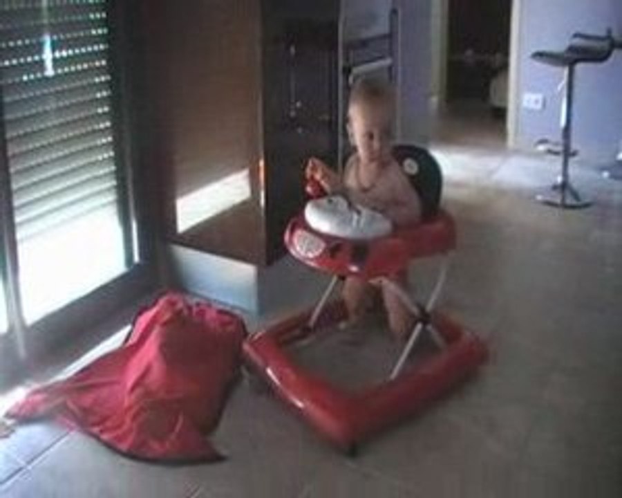 axel et son trotteur