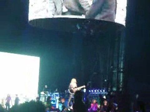 Madonna 29.08.2009 Miles away