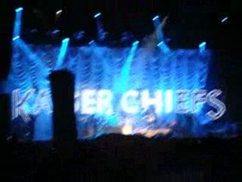 Kaiser Chiefs - Never Miss A Beat Reading 2009