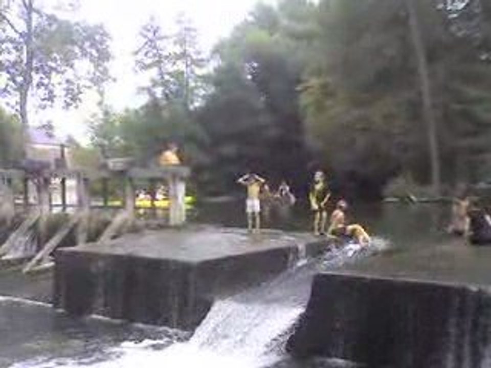 Jeux d'eau à Moret