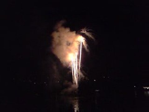 feu d'artifice sur le lac du 14 aout 2009 part 1