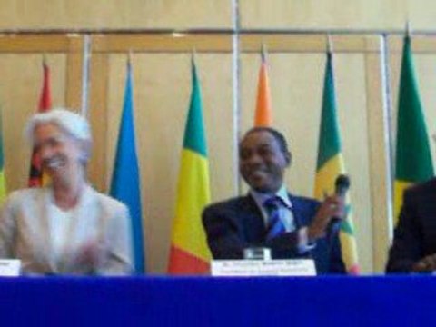 Paris/Imag: Mme LAGARDE et les représentants africains
