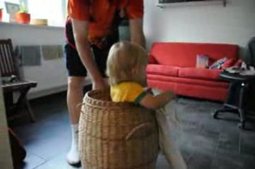 William Stanislaw in the basket/ w koszu