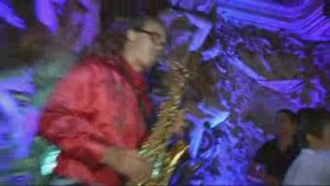 saxofonoist Syntheticsax & Andrew Smile