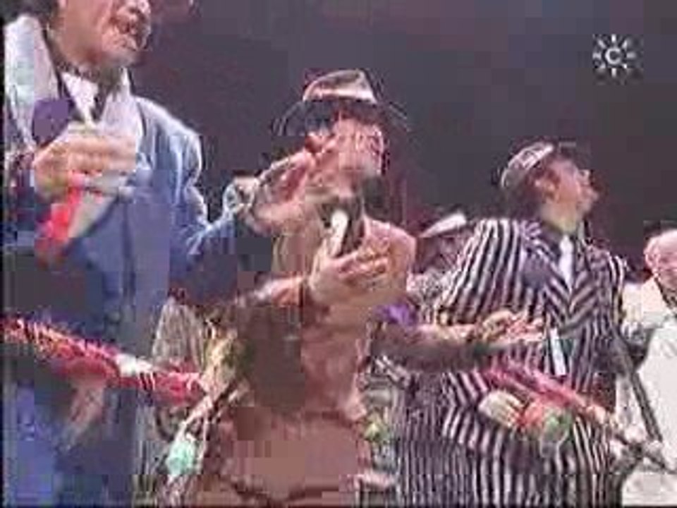 La familia peperoni - Himno del Cádiz