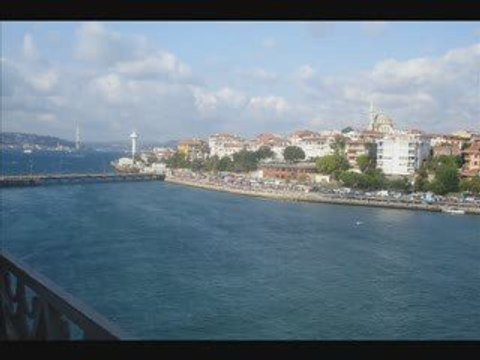 İstanbul'u Dinliyorum Gözlerim kapalı..