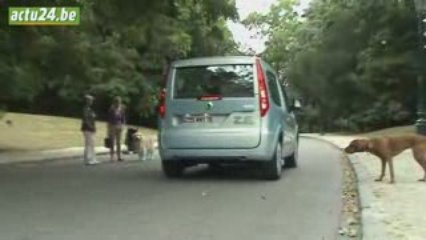 Actu24 - Voiture électrique Kangoo Z.E.