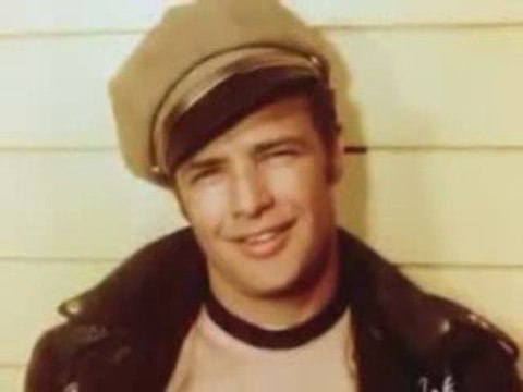 ***Marlon Brando acteur, chanteur, musicien***