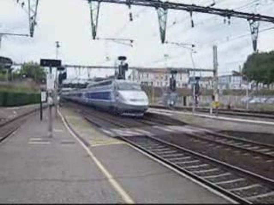 TGV à Libourne