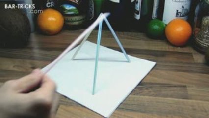 ::: BAR TRiCKS // PiCK UP STRAWS