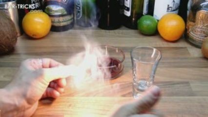 ::: BAR TRiCKS // WiNE iNTO GLASS