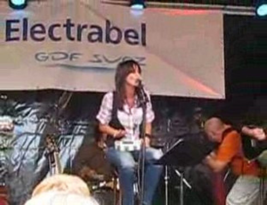 Gaelle Mievis - Not a home (live)