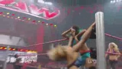 WWE Raw 08/31/09 6-Diva Battle Royal