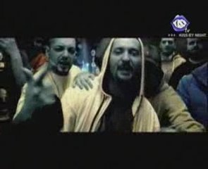 Parazitii - Din Coltul Blocului