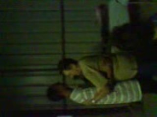 Ma maie et mon cousin danse un slow