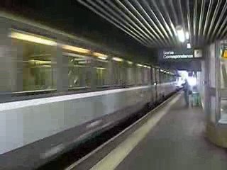 Passage d'un CIC sans arrêt à Rouen (80 km/h) voie 2