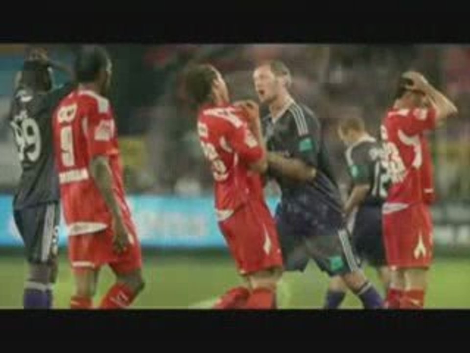 Axel Witsel (Standard Liege) brutal foul over Wasilewski (An